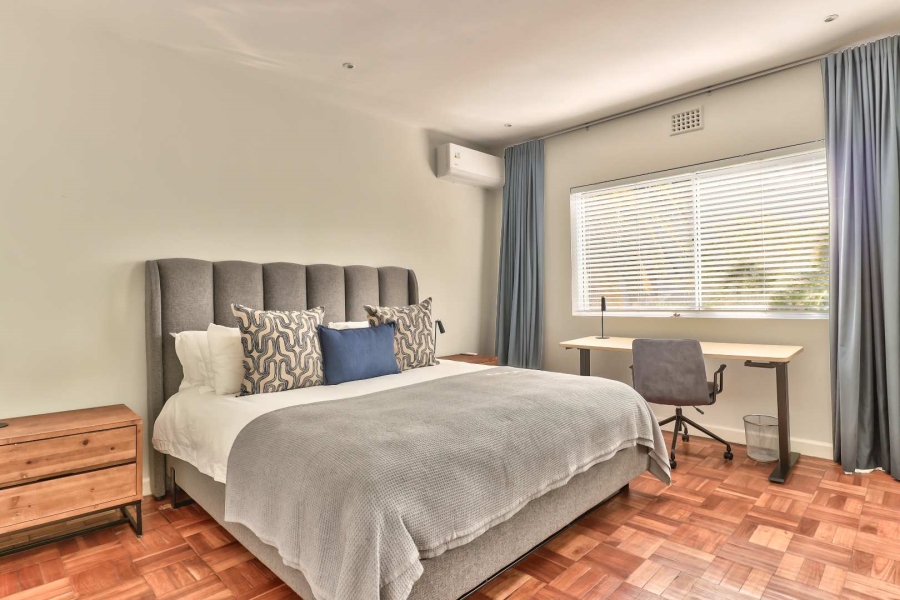 To Let 2 Bedroom Property for Rent in Green Point Western Cape